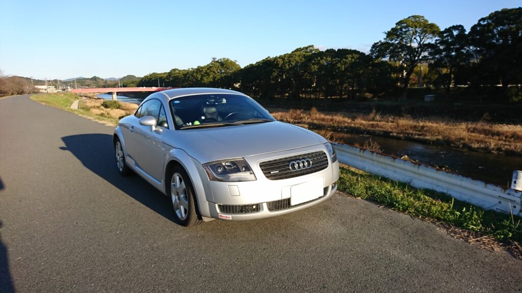 アウディ TT 8N