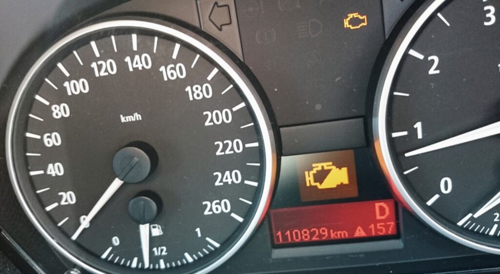 BMW E90前期 エンジンチェックマーク