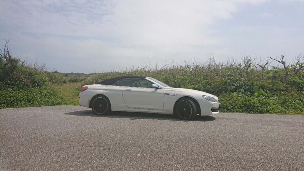 スタイリッシュオープンカーなBMW 640i